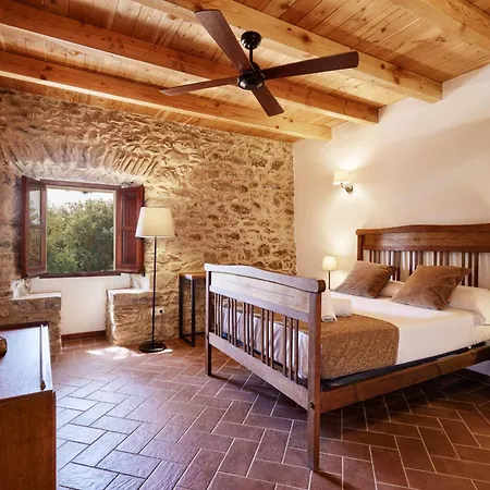 Casa rural Masia Torre Lloreta S.xiii *